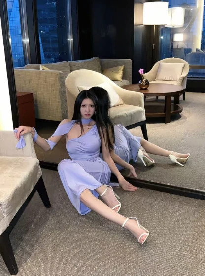 纯欲与元气并存！微密圈“我就是张包包呀”觅圈写真全解析——从场景到风格的视觉盛宴-橘喵